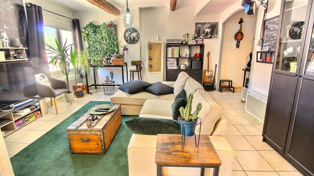 Appartement à LE LUC