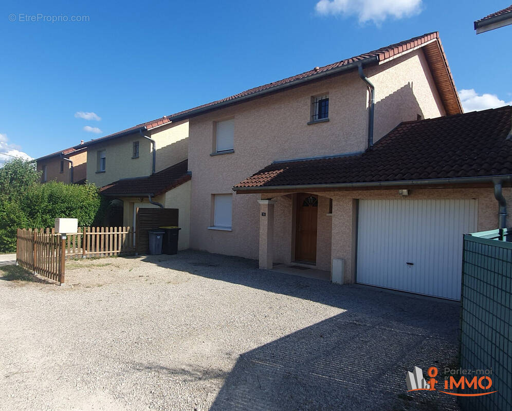Maison à PORCIEU-AMBLAGNIEU