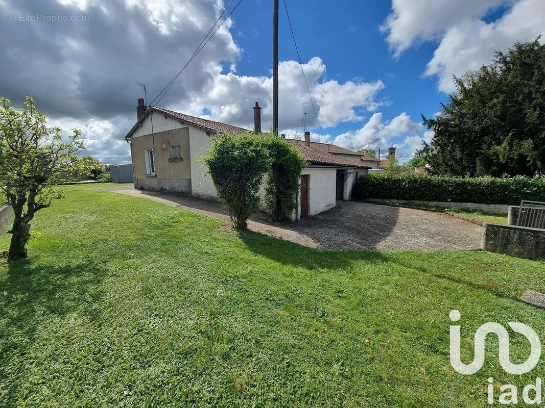 Photo 1 - Maison à CHATILLON-SUR-THOUET