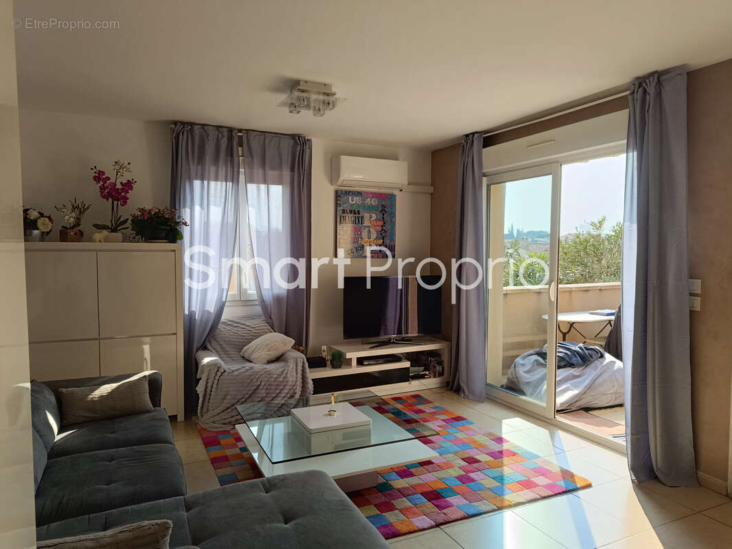 Appartement à PIERRELATTE