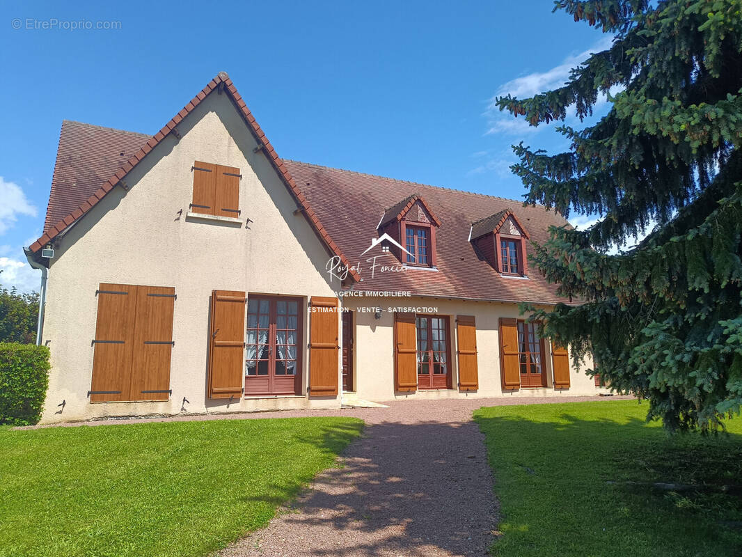 Pavillon sur sous sol complet avec grenier aménageable - Maison à SAINTE-MAURE-DE-TOURAINE