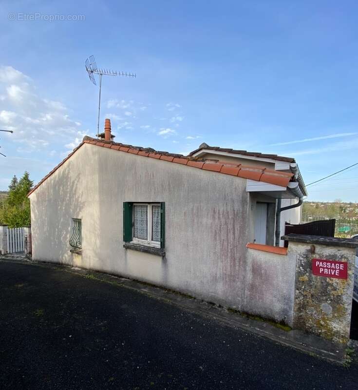 Maison à TOUVRE