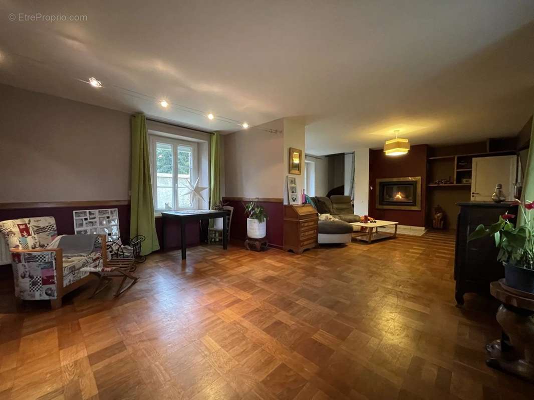 Maison à FONTAINE-SIMON