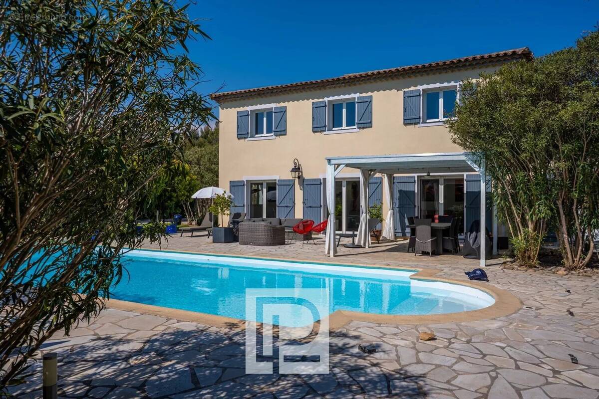 Maison à MOUGINS