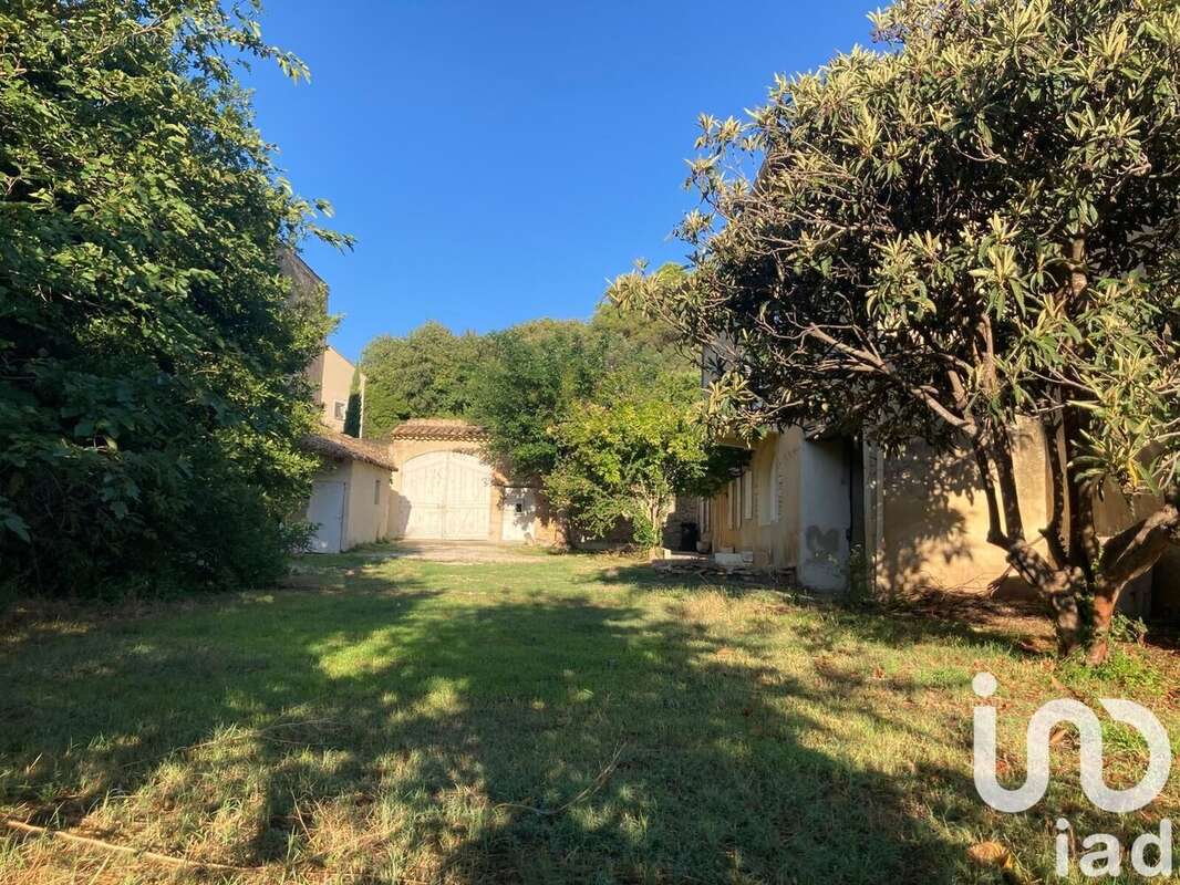 Photo 3 - Maison à LAUDUN-L&#039;ARDOISE