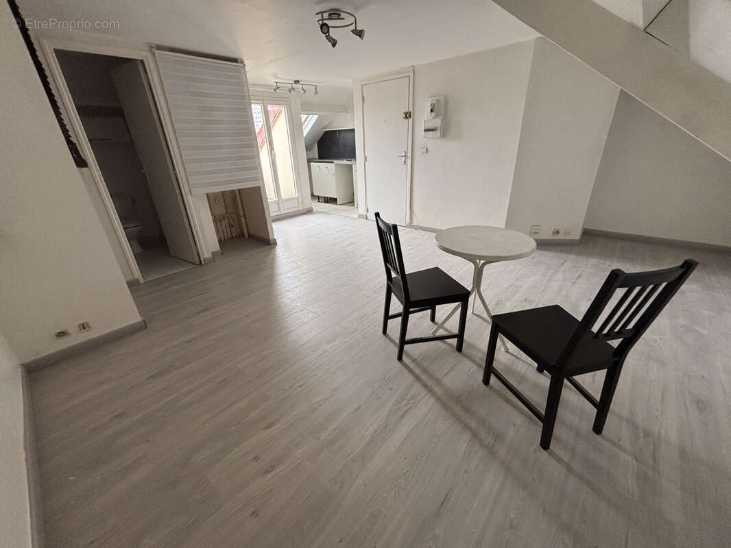 Appartement à SAINTE-GENEVIEVE-DES-BOIS