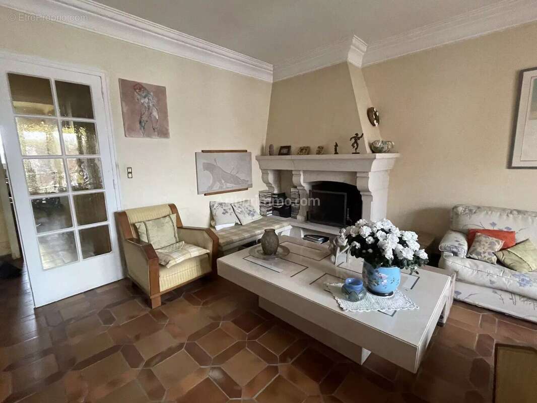 Appartement à SAINT-MAUR-DES-FOSSES