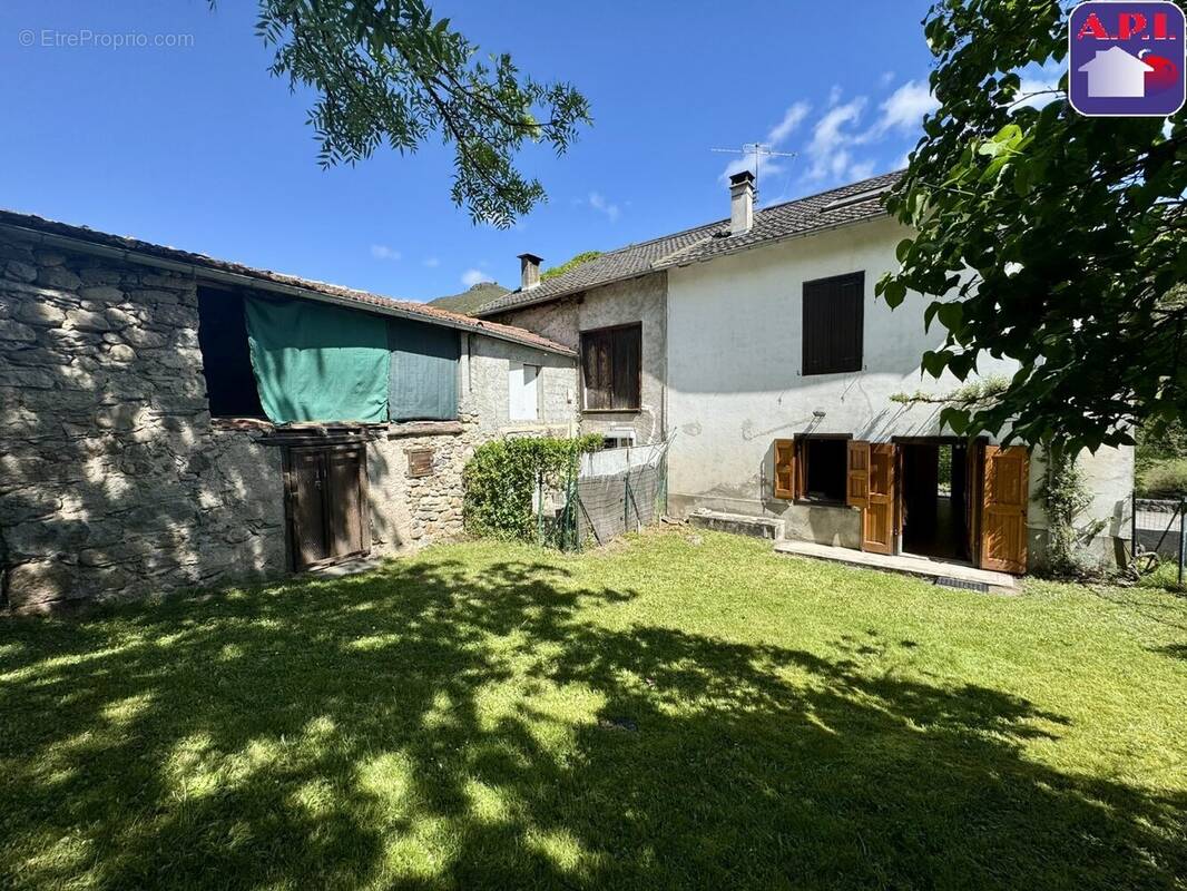 Maison à LES CABANNES
