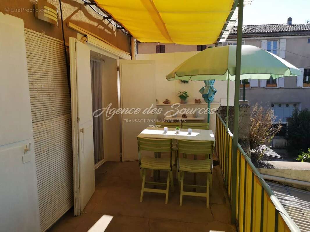 Appartement à VARAGES