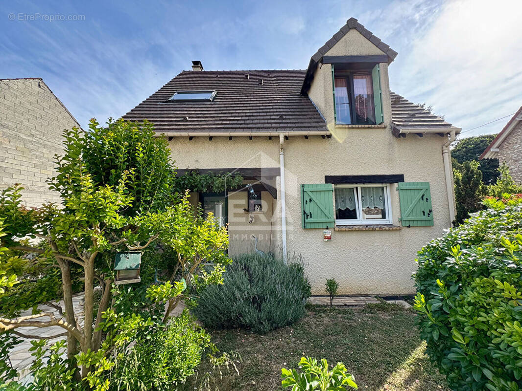 Maison à COMBS-LA-VILLE