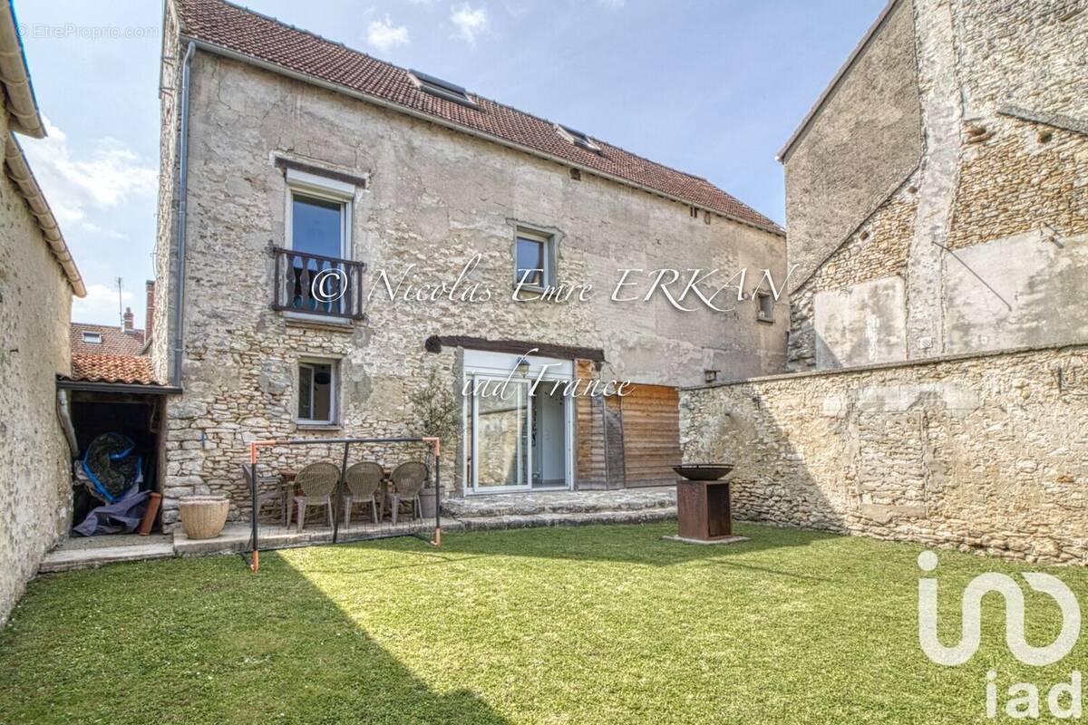 Photo 1 - Maison à FONTENAY-SAINT-PERE