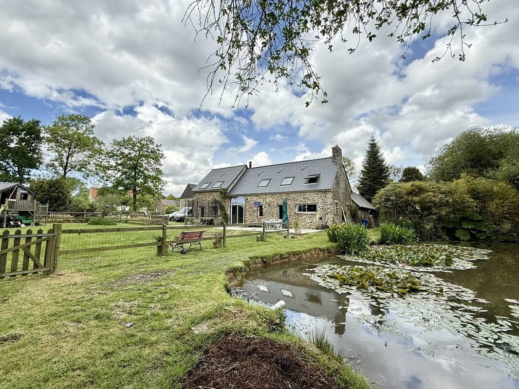 Maison à SAINT-MAURICE-EN-COTENTIN