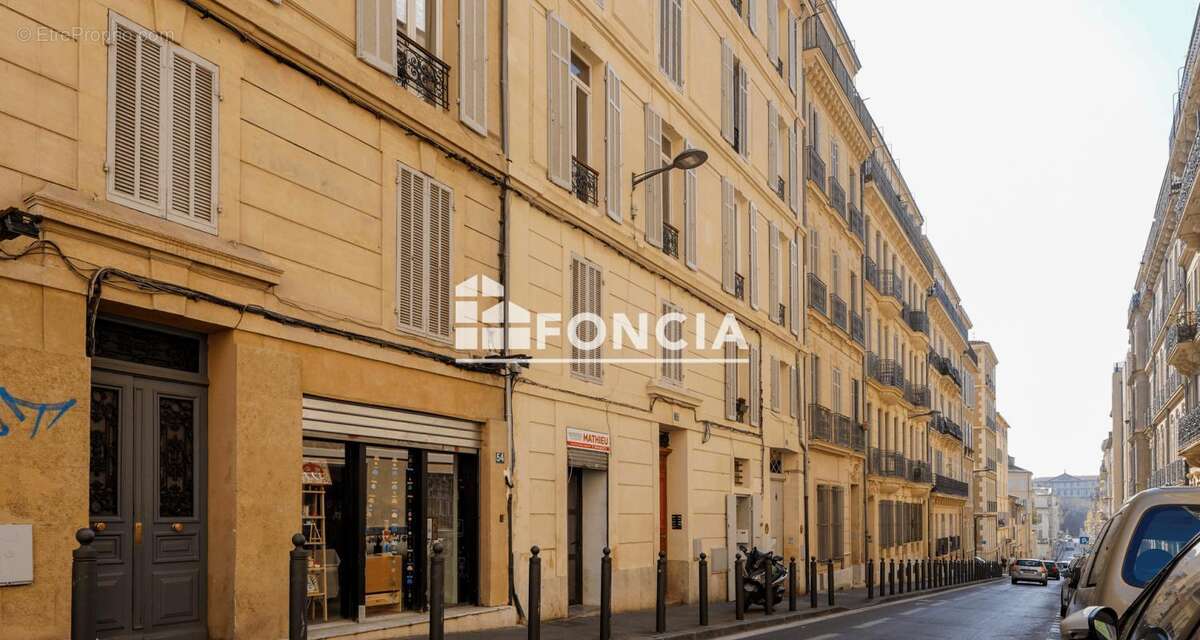 Appartement à MARSEILLE-1E