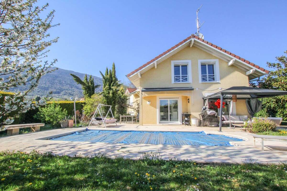 Maison à ECHENEVEX
