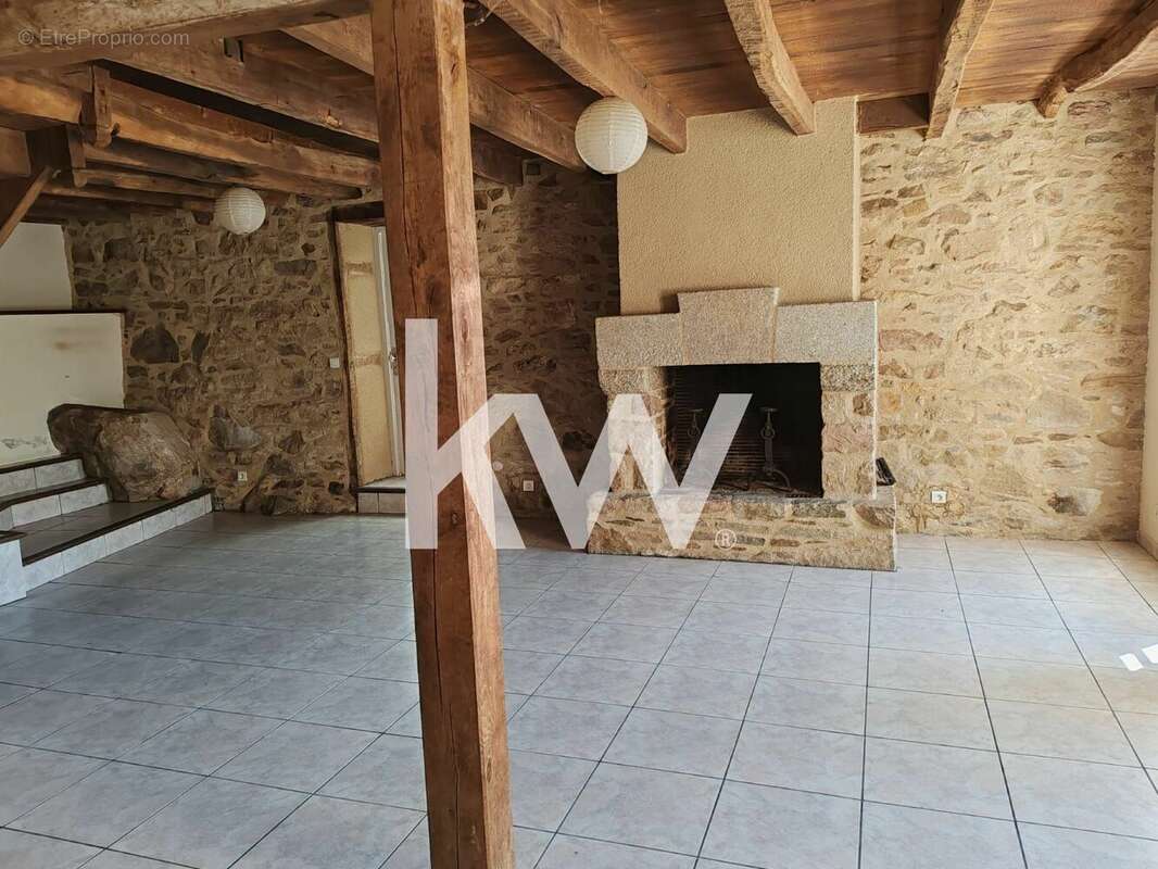 Maison à CHATEAU-CHERVIX