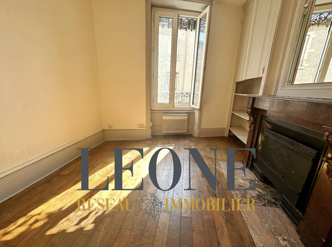 Appartement à PIERRE-BENITE