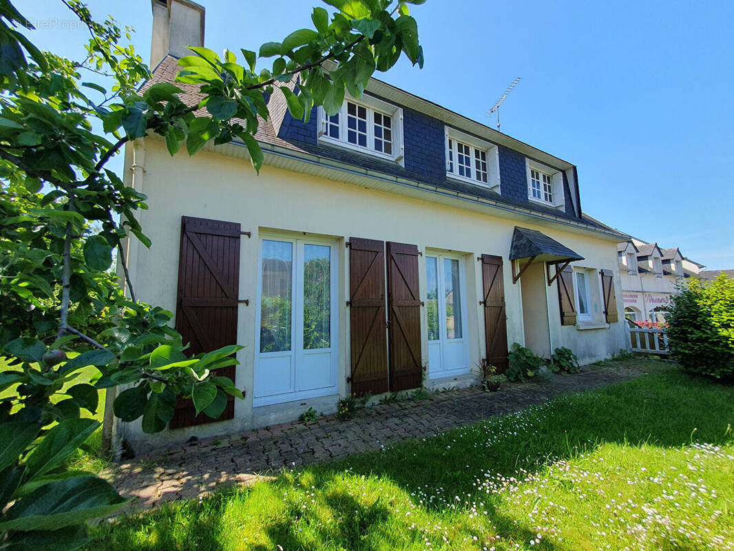 Maison à SAINT-EVARZEC