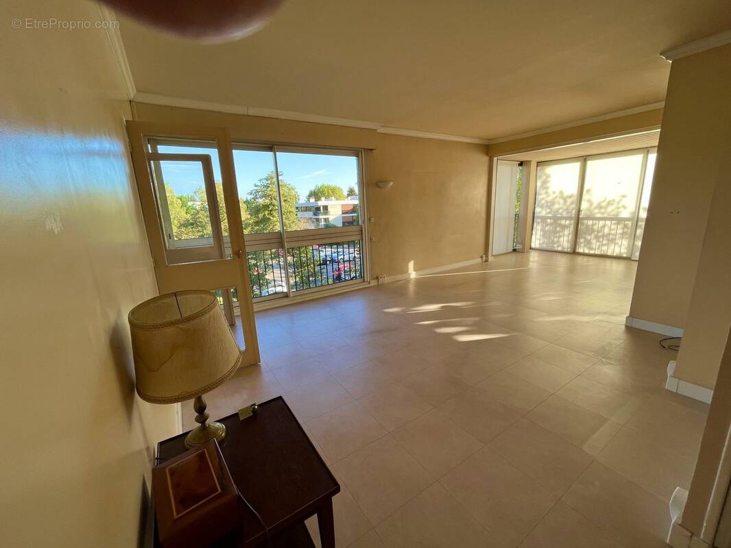 Appartement à FONTENAY-LE-FLEURY
