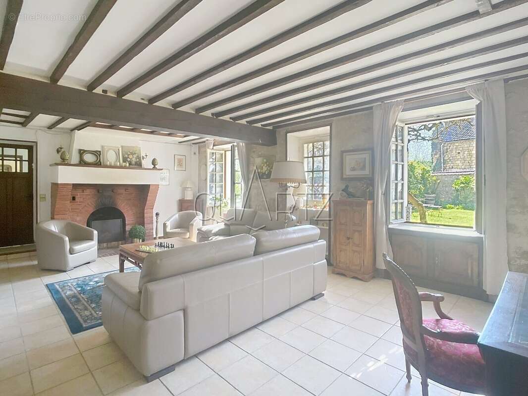 Maison à NESLES-LA-VALLEE