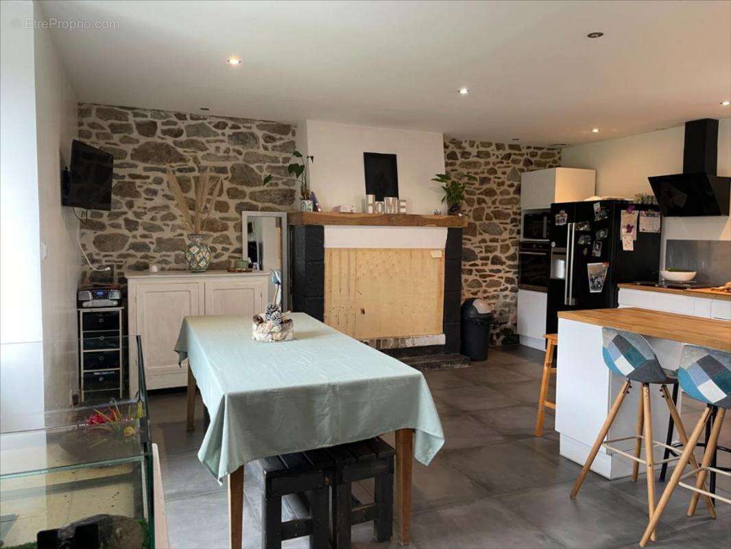 Maison à MINIAC-MORVAN