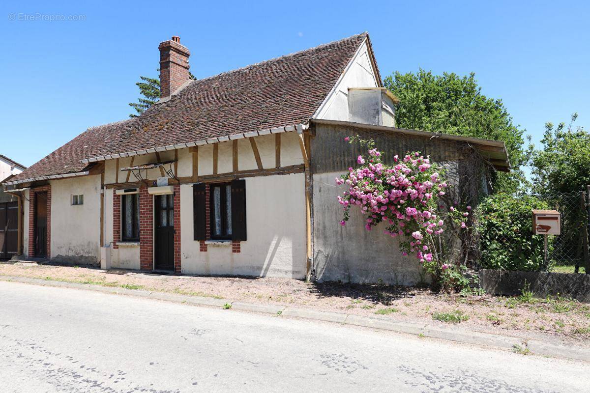 Maison à LE CHARME
