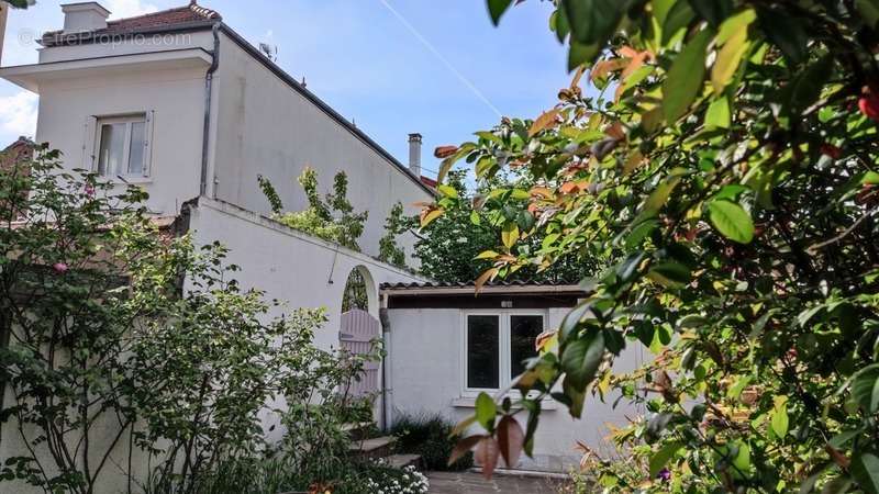 Maison à NANTERRE