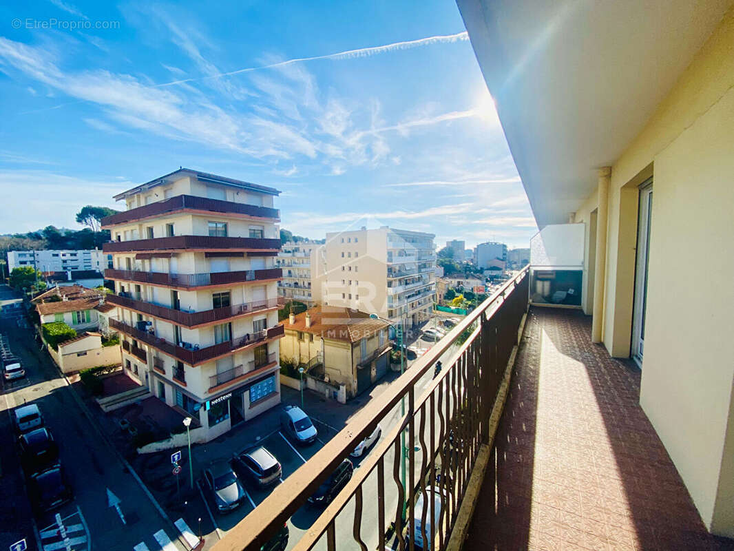 Appartement à LE CANNET