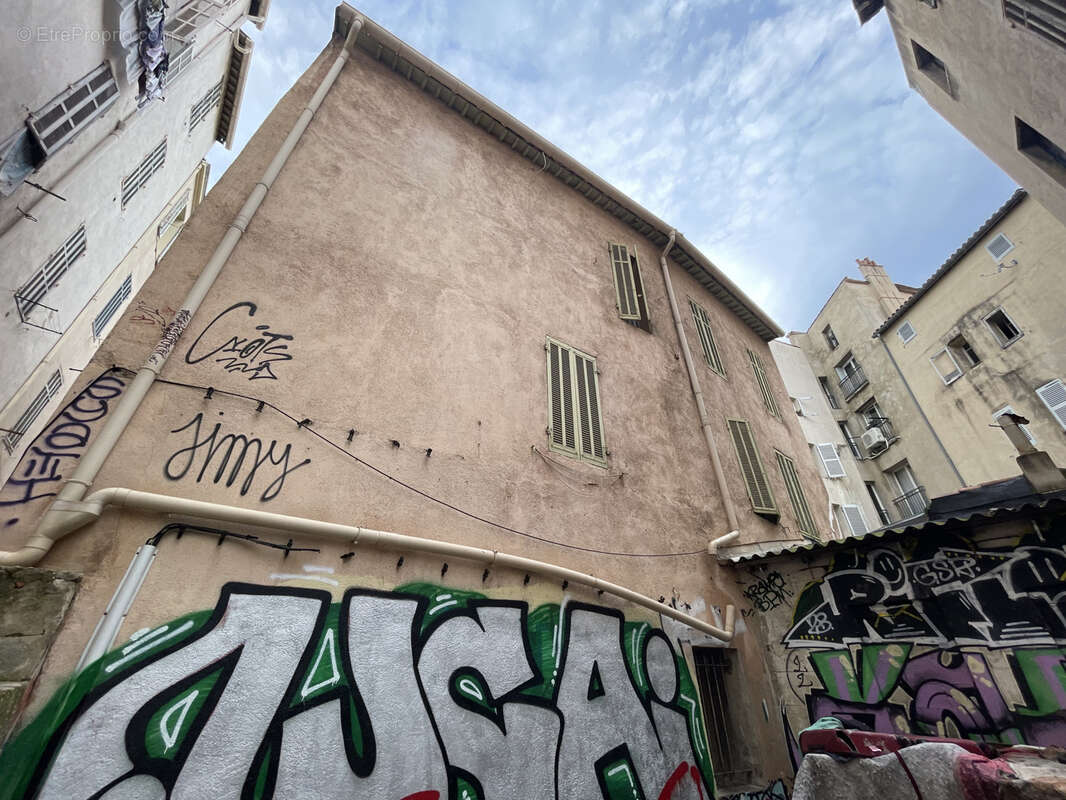Appartement à MARSEILLE-2E