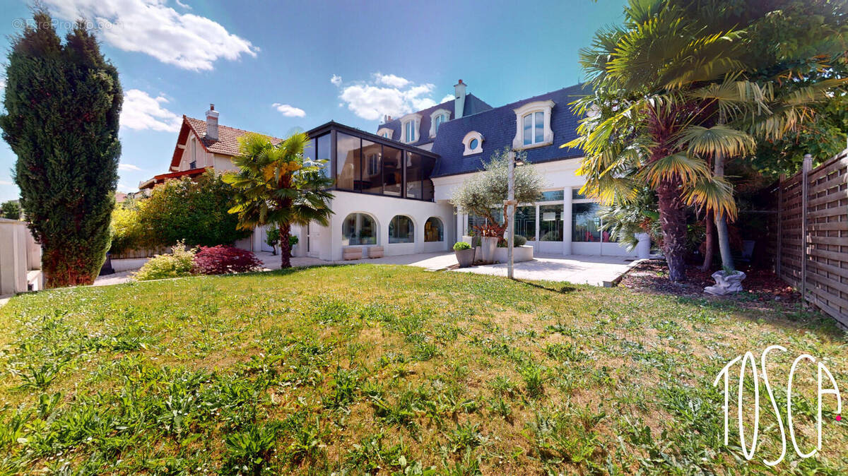 Maison à THIAIS