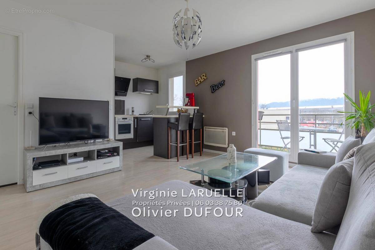 Appartement à SAINT-ETIENNE-DU-ROUVRAY