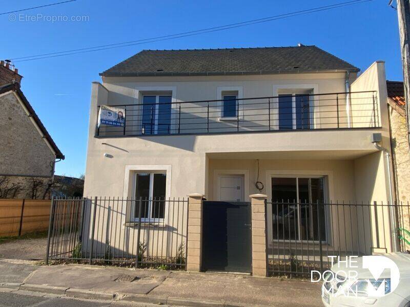 Maison à LE PERRAY-EN-YVELINES