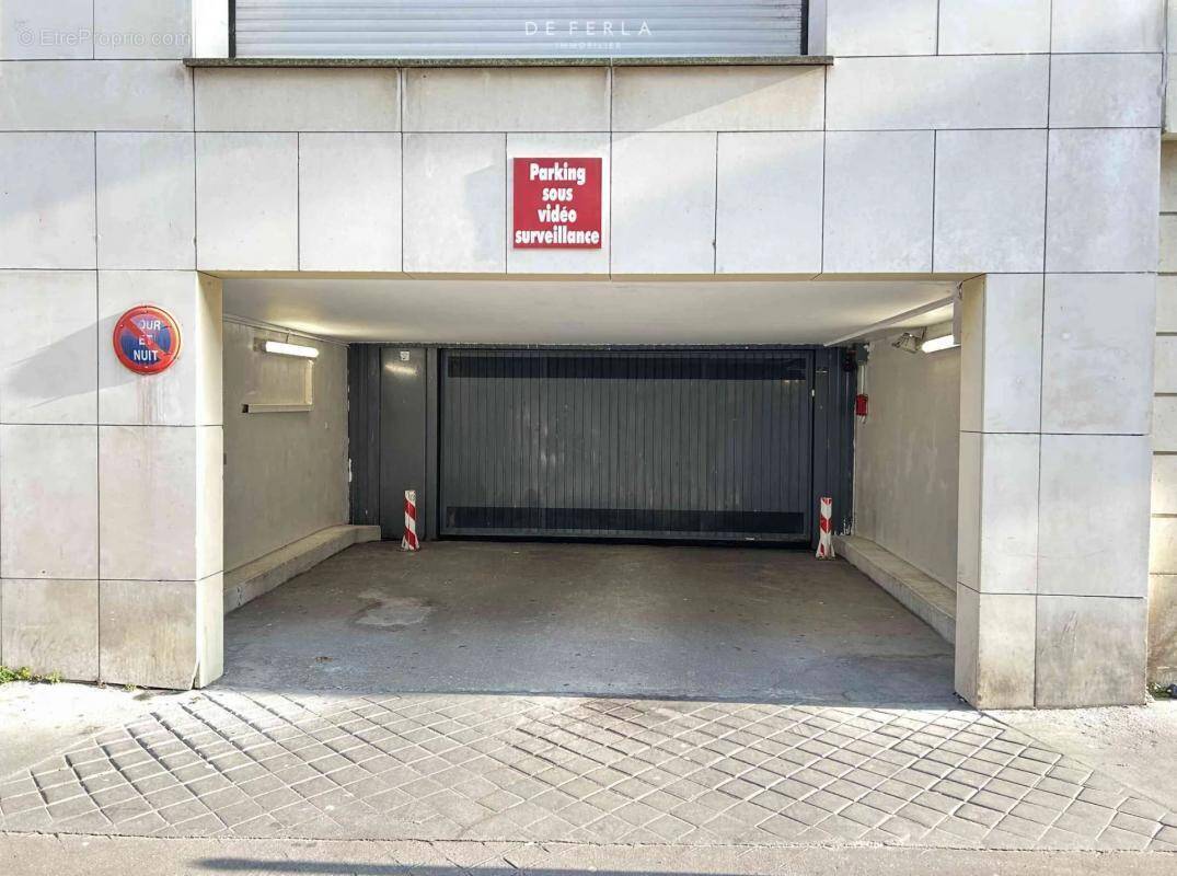 Parking à PARIS-14E