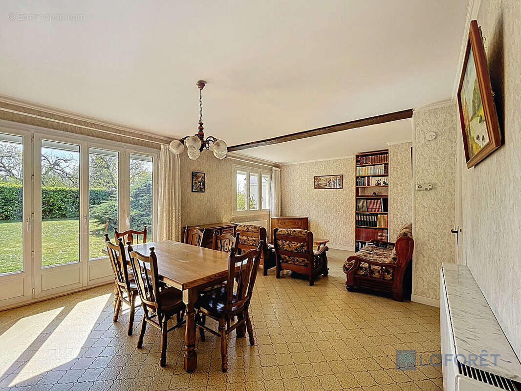 Maison à SAINT-GERMAIN-LES-ARPAJON