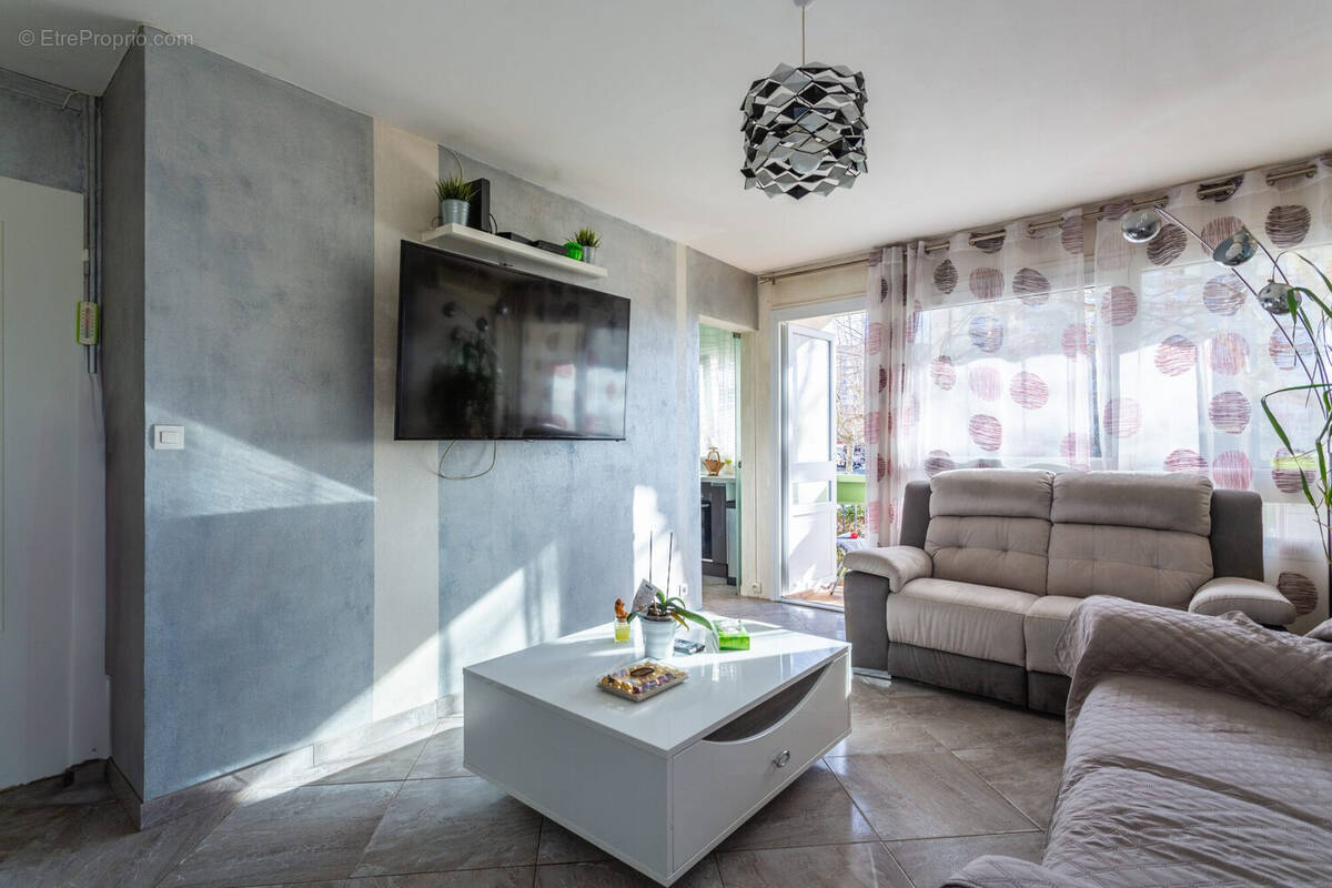 Appartement à OULLINS