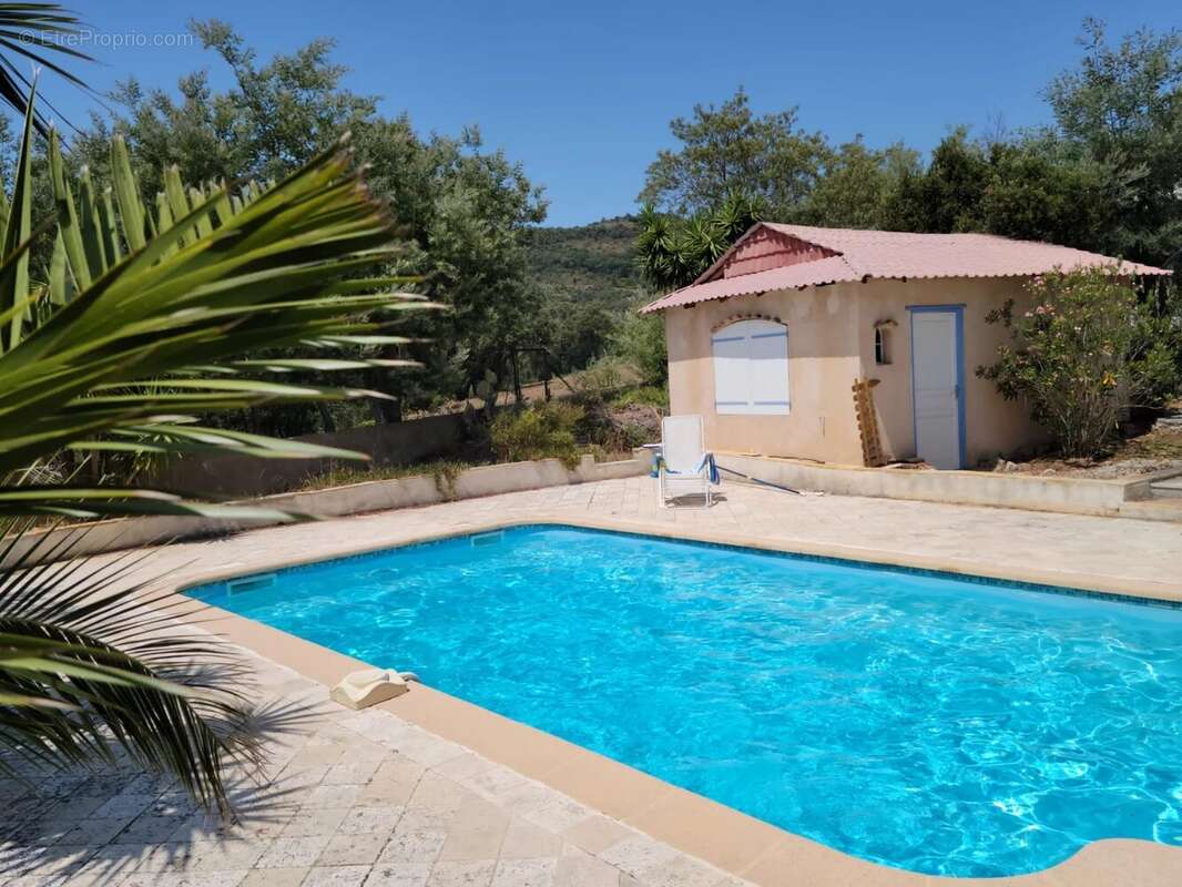 Maison à ROQUEBRUNE-SUR-ARGENS