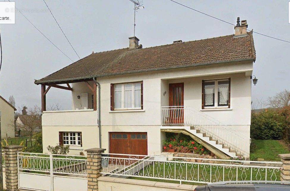 Maison à SAINT-AMAND-MONTROND