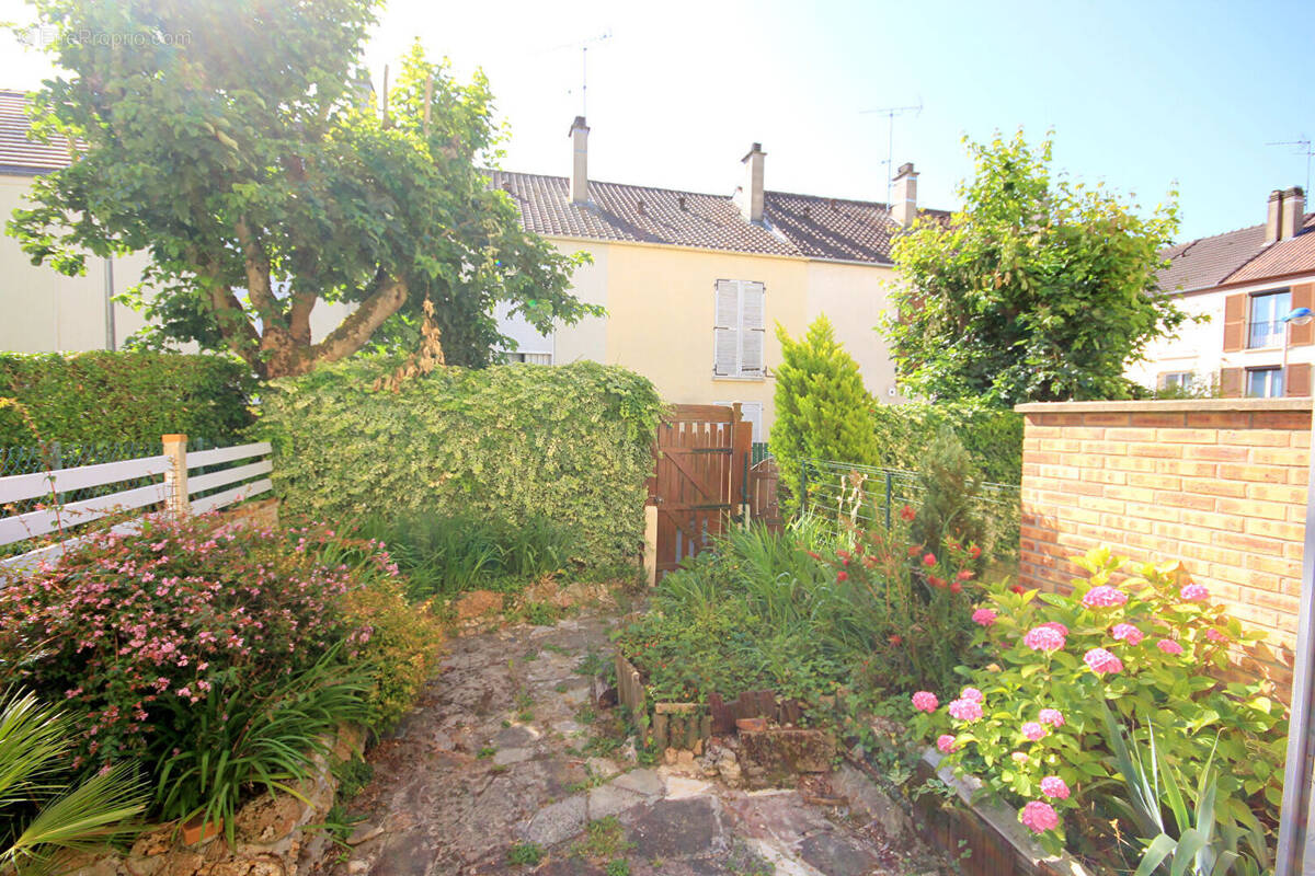 Maison à MAUREPAS
