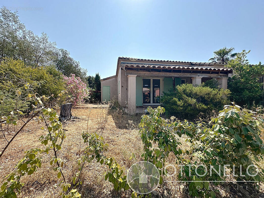 Maison à ROQUEBRUNE-SUR-ARGENS