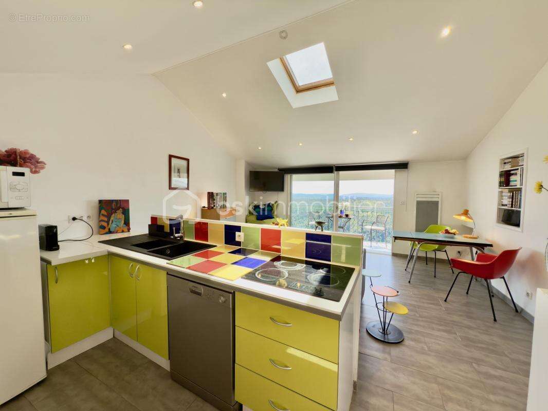 Appartement à SAINT-CEZAIRE-SUR-SIAGNE