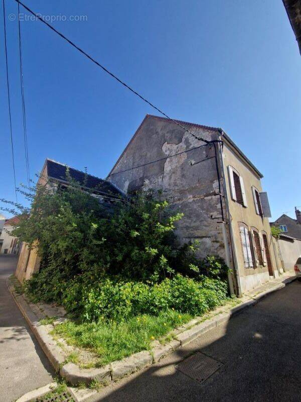 Appartement à BRIENON-SUR-ARMANCON