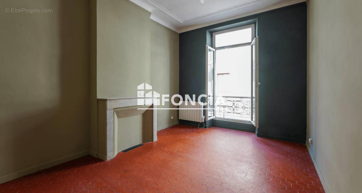 Appartement à MARSEILLE-1E