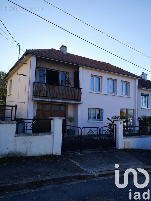 Photo 1 - Maison à MONTLUCON