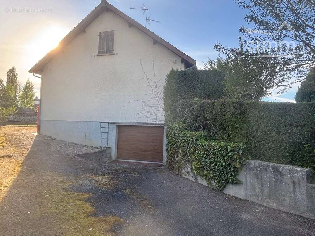 Maison à SALIGNY-SUR-ROUDON