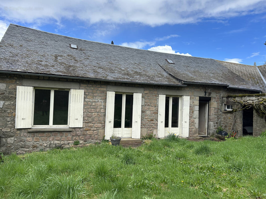 Maison à MEYMAC