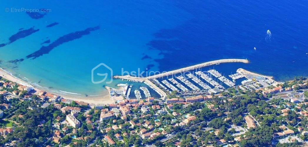 Appartement à SAINT-CYR-SUR-MER