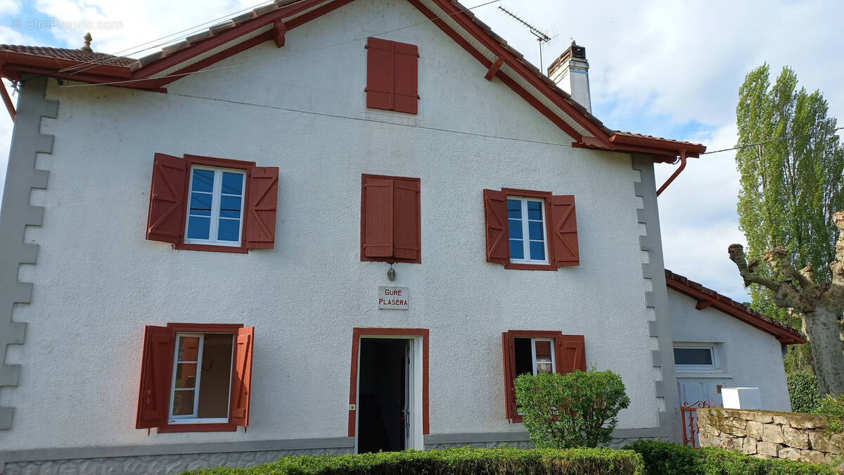 Maison à SAINT-PALAIS