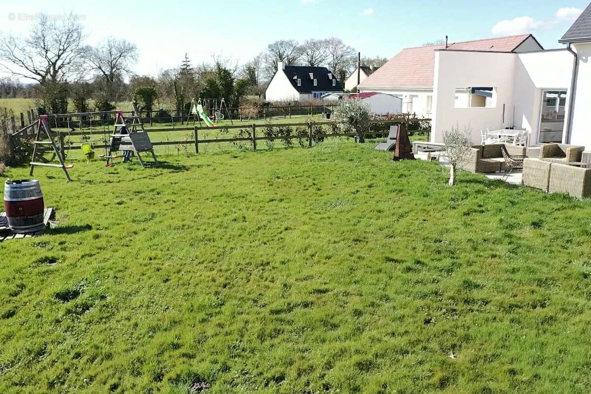 Maison à SAINT-PIERRE-SUR-DIVES