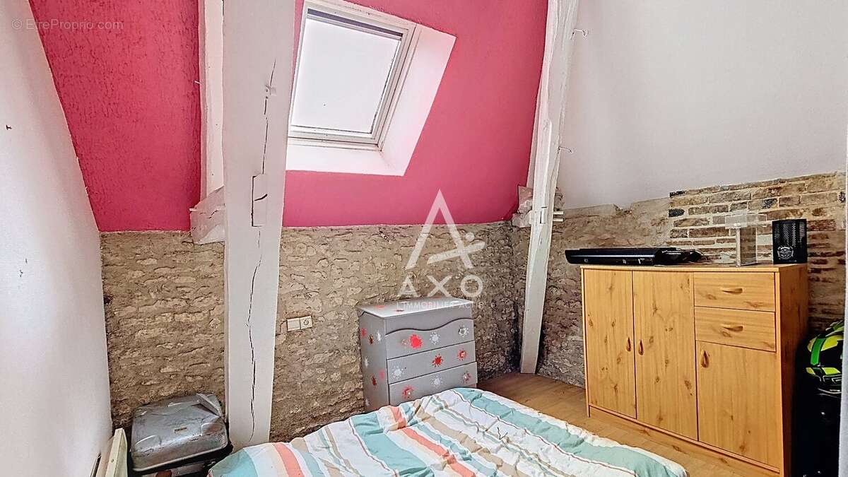 Maison à LA CHAPELLE-SAINT-SEPULCRE