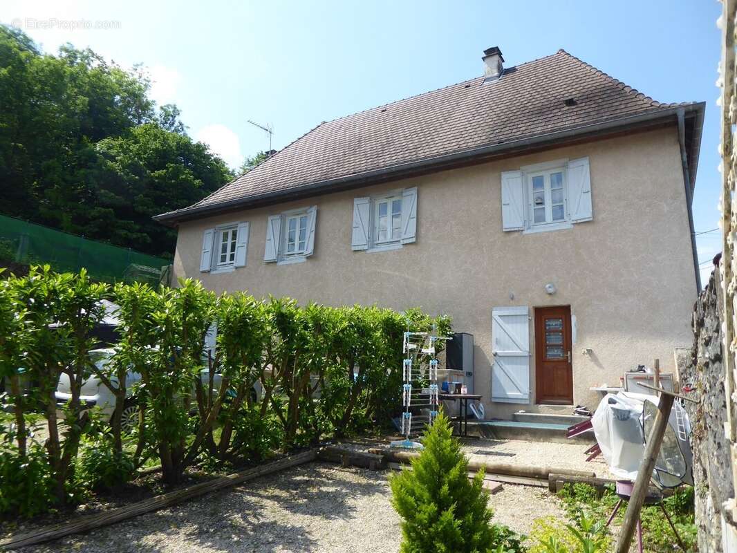 Maison à MORESTEL