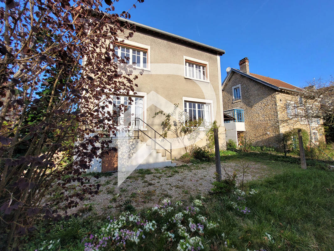 Maison à CHAUMONT